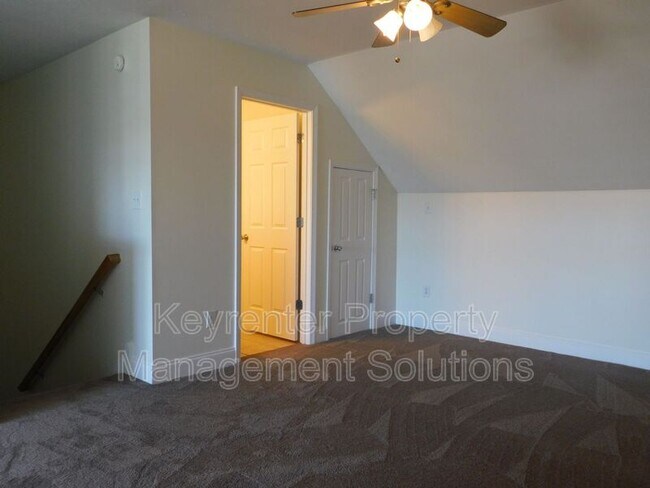 Building Photo - 42 Enchanted View Cir