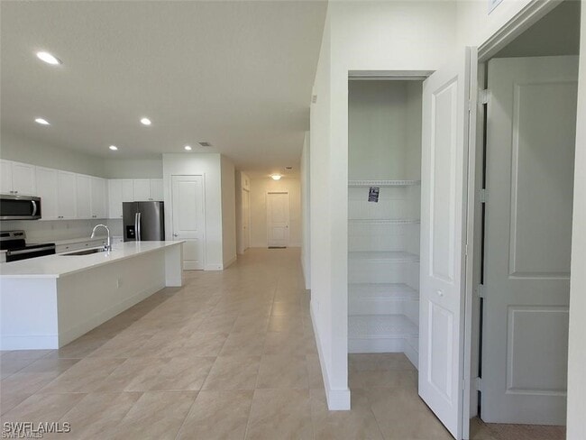 Building Photo - 5051 Florence Dr