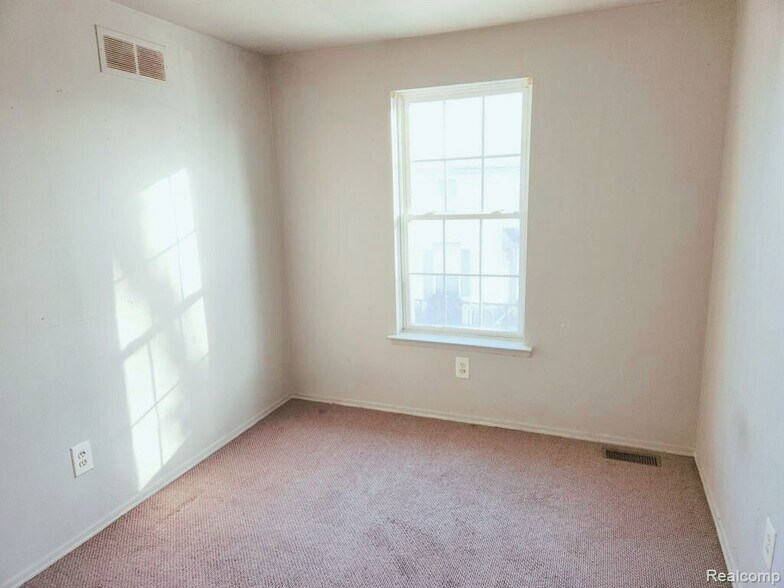 Building Photo - 8904 Shawn Dr