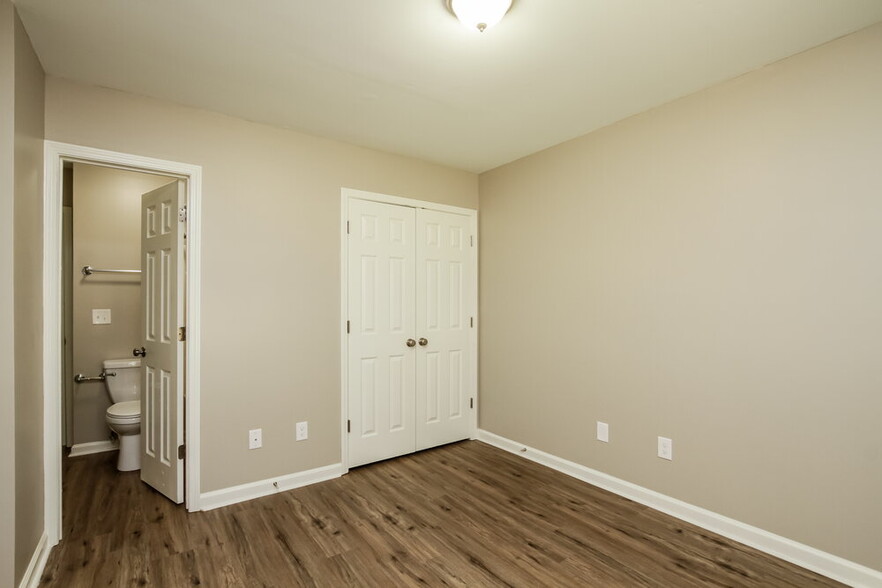 Building Photo - 1225 Larkspur Dr