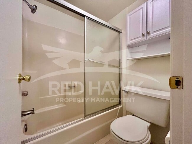 Building Photo - 1111 E University Dr