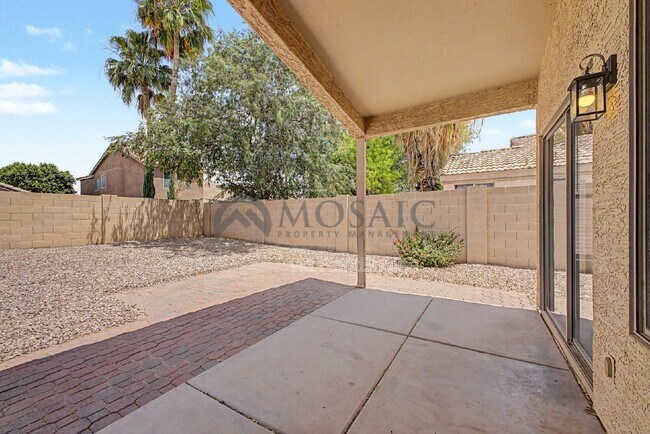 Building Photo - 1894 E Palomino Dr