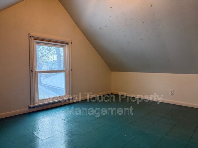 Building Photo - 57 N Terrace