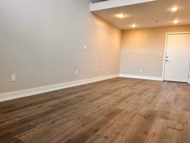 Building Photo - 4627 E. Thompson-2 Bed