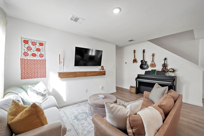 Building Photo - 16516 Jasmine Marie Pl