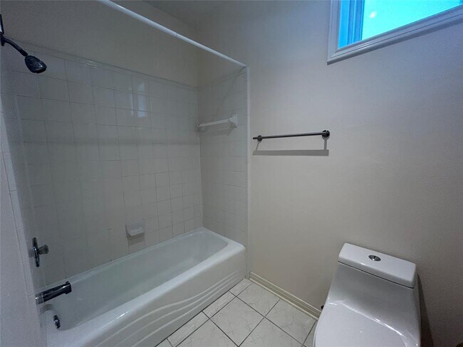 Building Photo - 41 Stillmeadow Dr