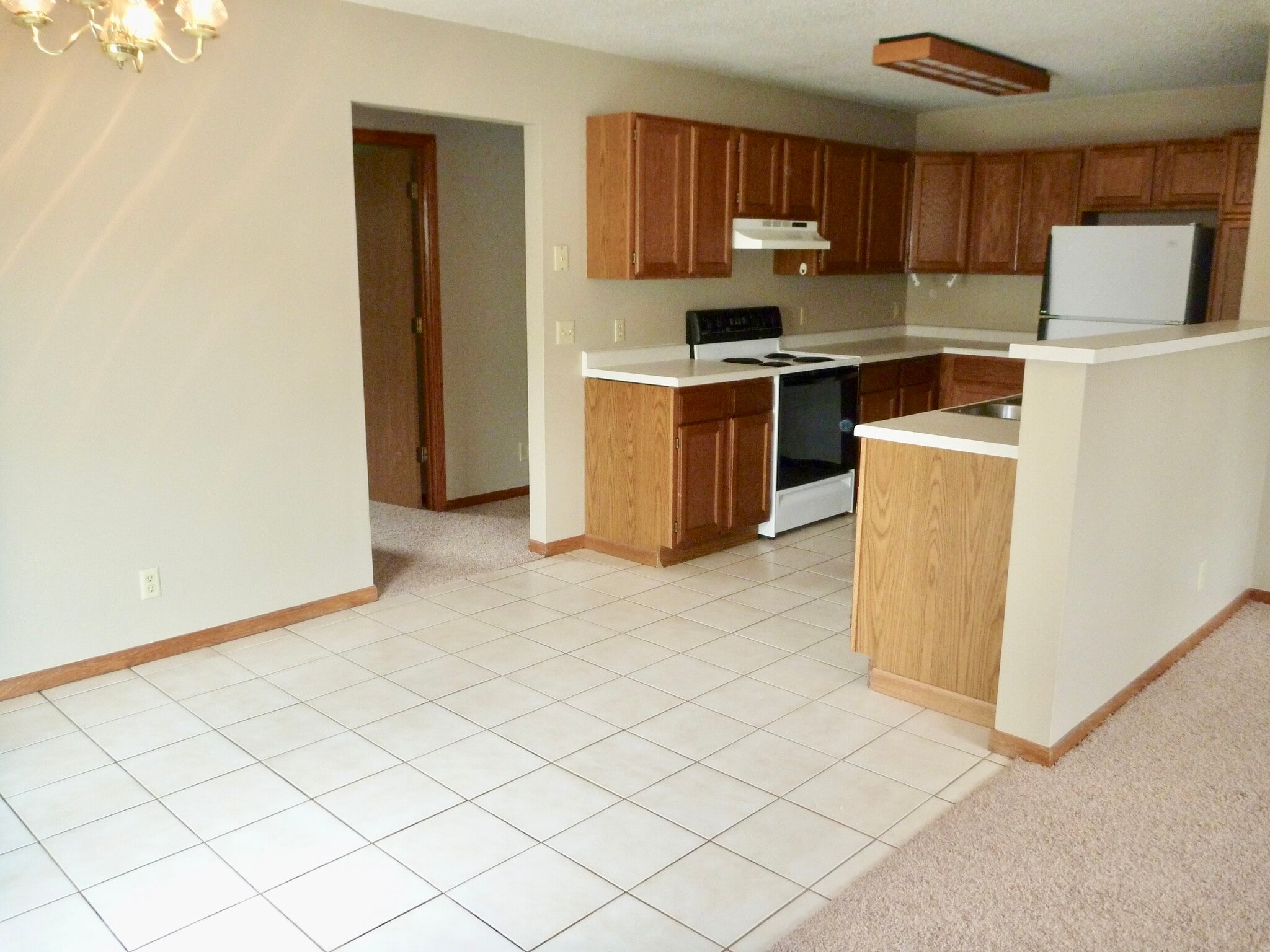 Building Photo - 2216 Melanie Ln