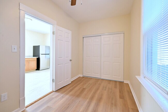 Building Photo - 8602 S Muskegon Ave