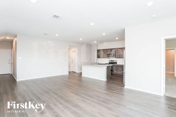 Building Photo - 800 Saddle Horn Way