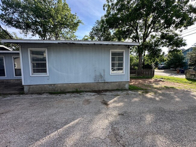 Building Photo - 4412 Gillis St