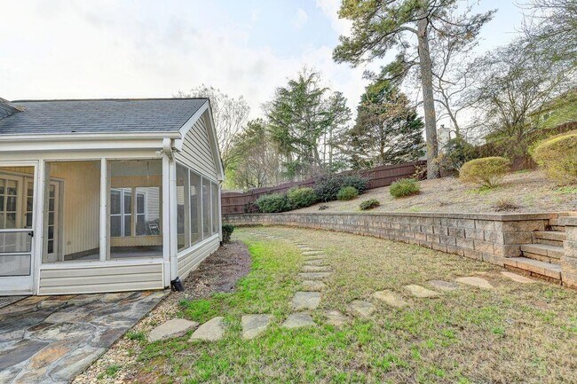 Building Photo - 200 Pine Bridge Trail