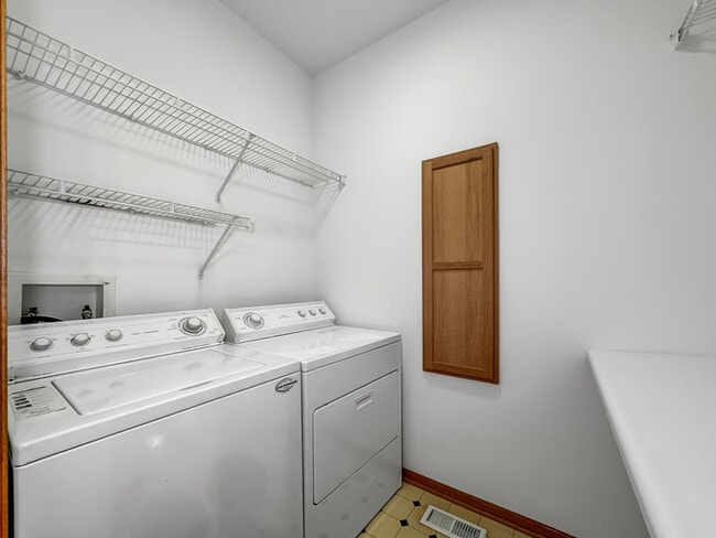 Building Photo - 3510 Rose Ave