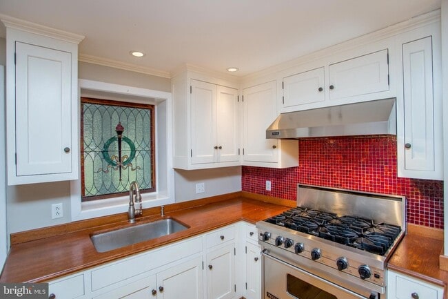 Building Photo - 2170 Daniel Bray Hwy