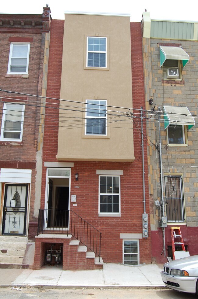 Building Photo - 2215 N Camac St