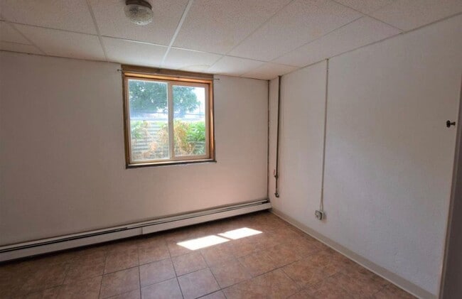 Building Photo - Charming six bedroom home near River North...