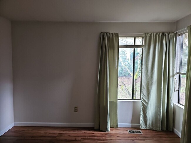 Building Photo - Amazing 3B/3B Single Family Home near Microsoft, prime Redmond location