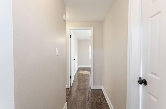 Building Photo - 2750 N 61st St