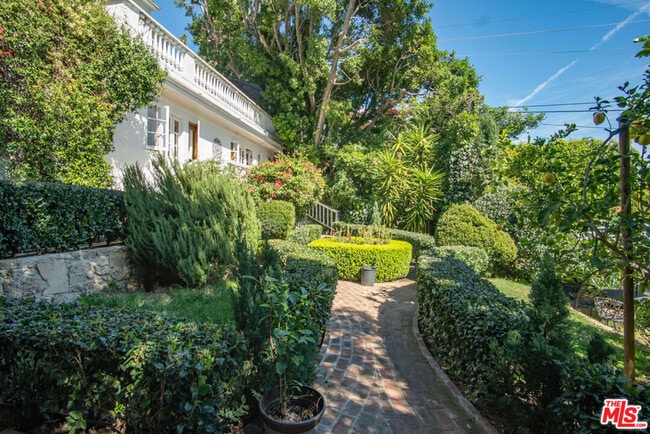 Building Photo - 8298 Presson Pl