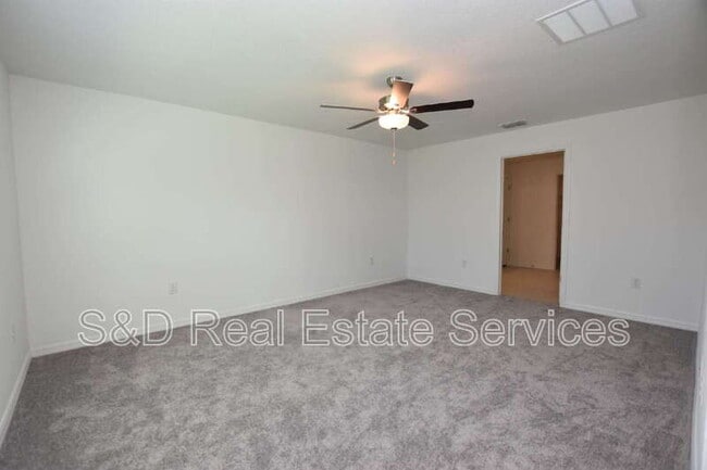 Building Photo - 1940 Red Lp