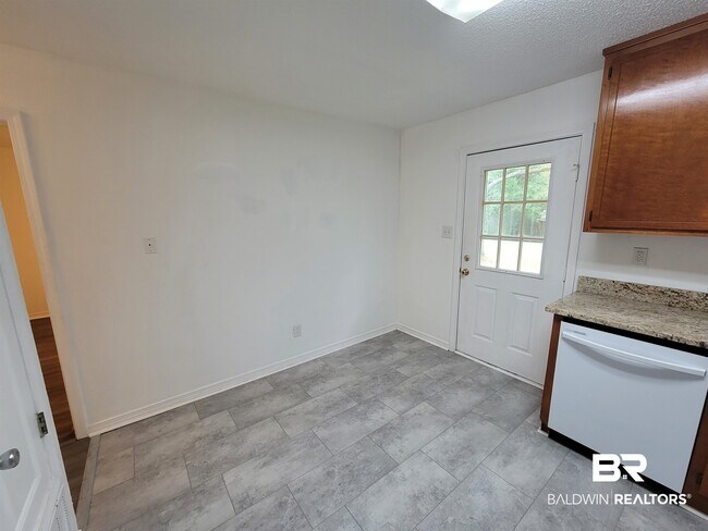 Building Photo - 309 Peachtree Ave