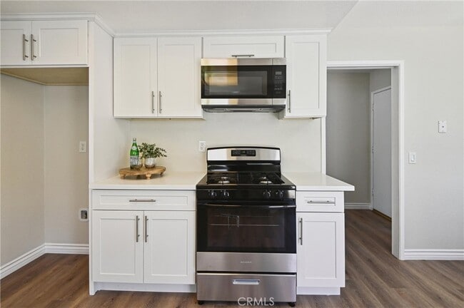 Building Photo - 1224 Fairway Cir