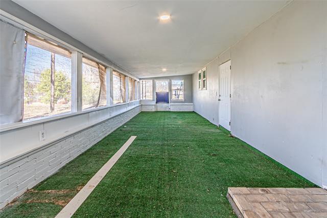 Building Photo - 605 Lloyd