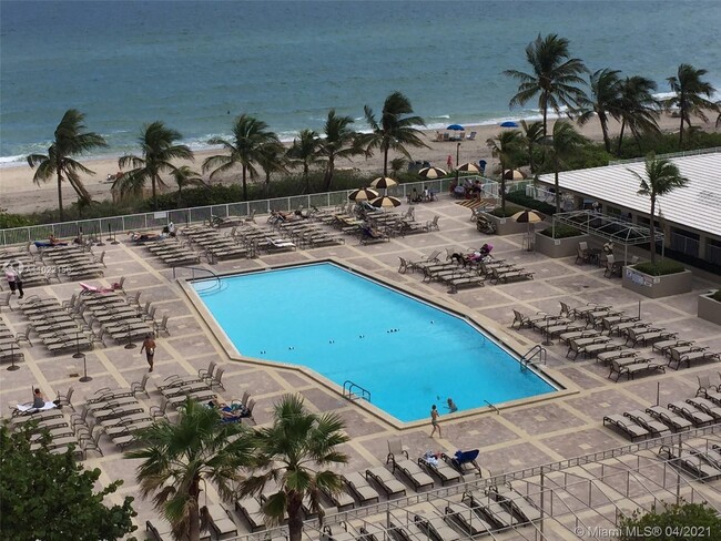 Building Photo - 1985 S Ocean Dr