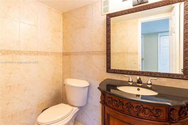 Building Photo - 145 SE 25th Rd