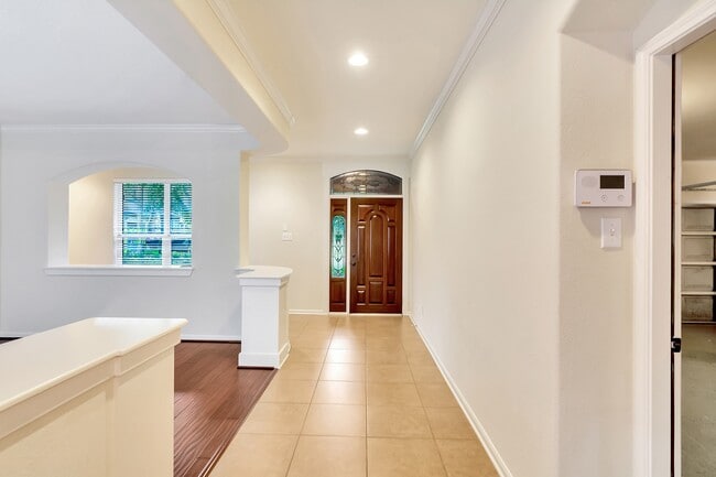 Building Photo - 31 Middle Gate Pl