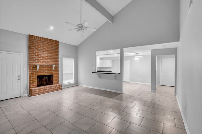 Building Photo - 4407 Hickory Grove Dr