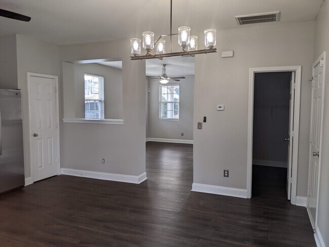 Building Photo - 3741 Tryon Ridge Dr