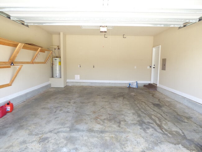 Building Photo - 5204 Parkside Dr