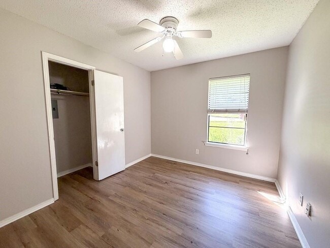 Building Photo - 817 Timbers Dr