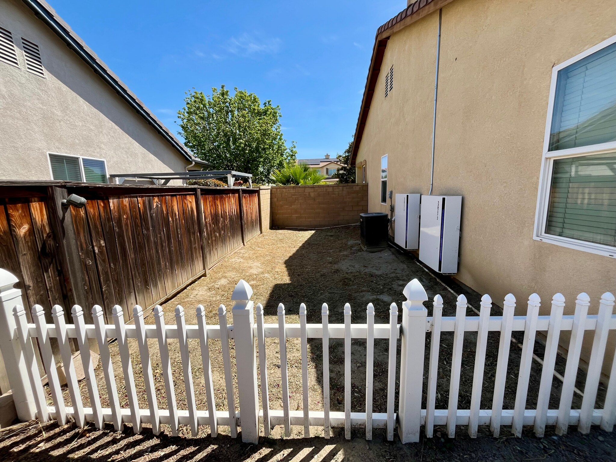 Building Photo - 1559 Park Meadows Dr