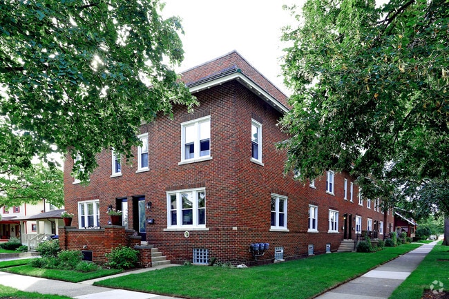 Primary Photo - 341 W Harrison Ave