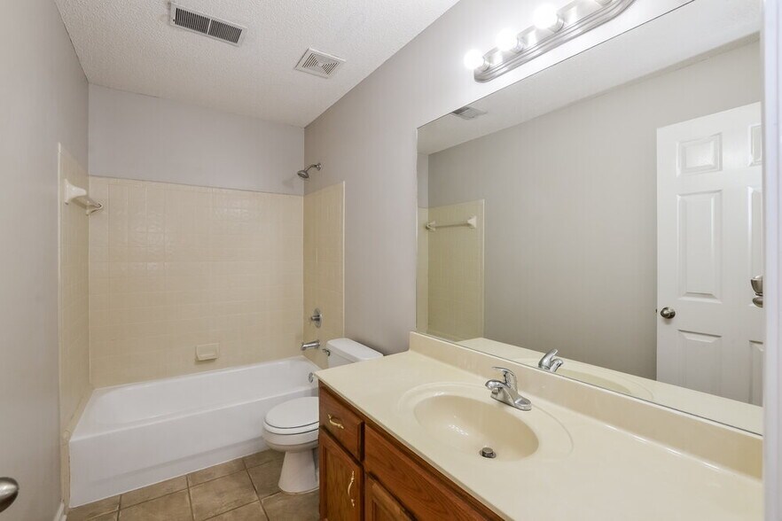 Building Photo - 6741 Crystal Dr