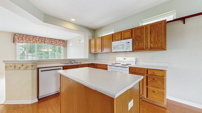 Building Photo - 12214 Plum Grove Rd