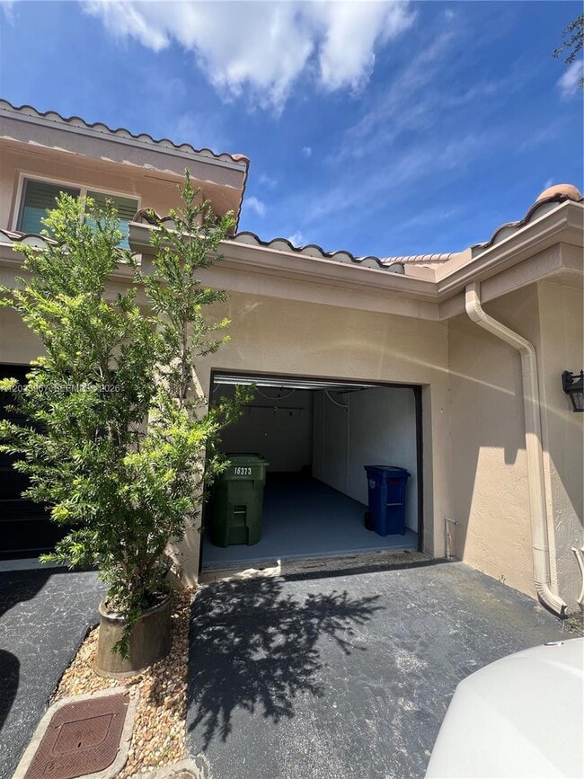 Building Photo - 16373 Malibu Dr