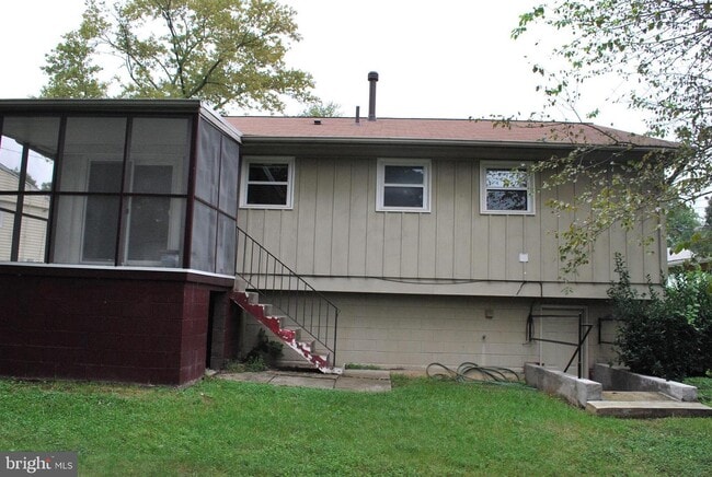 Building Photo - 5614 Duchaine Dr