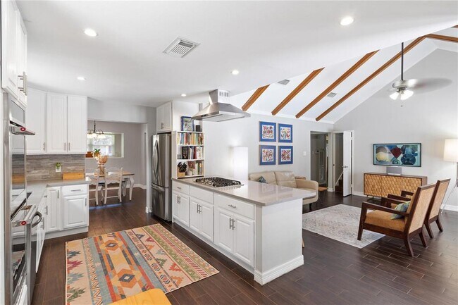 Building Photo - 5747 Rutherglenn Dr