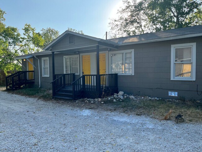 Building Photo - 102 Austin St