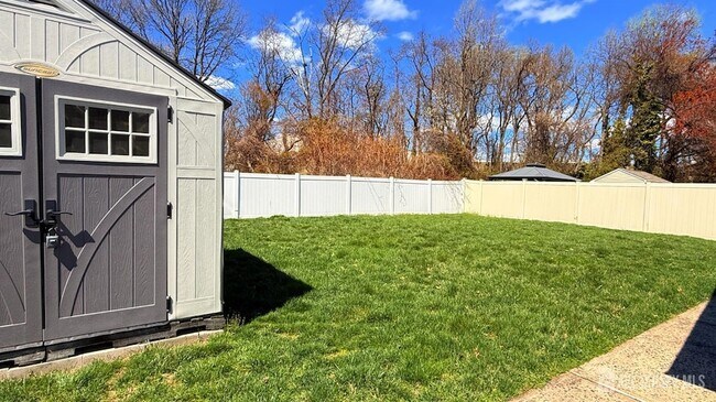 Building Photo - 39 Caldwell Rd