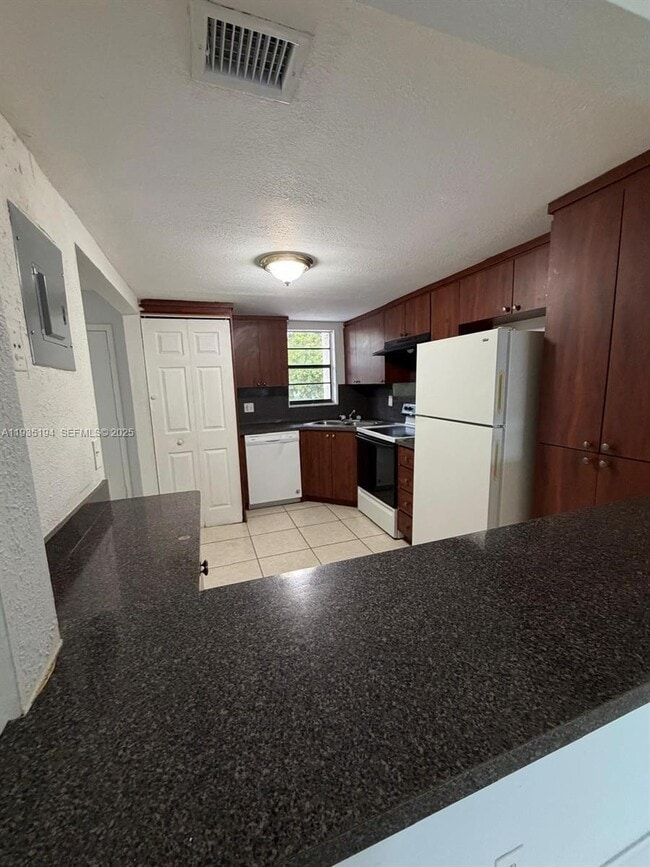 Building Photo - 3751 NW 115th Way