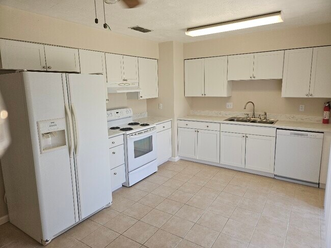 Building Photo - 1895 Big Oak Dr