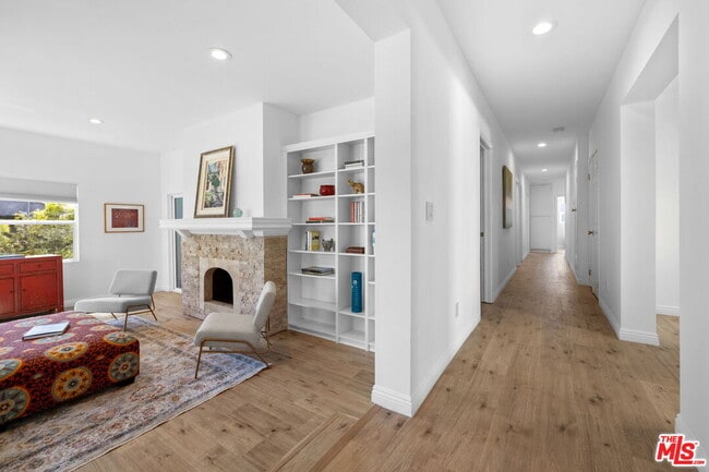 Building Photo - 2400 W 74th St
