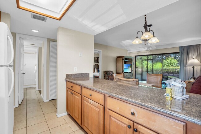 Building Photo - 600 Neapolitan Way