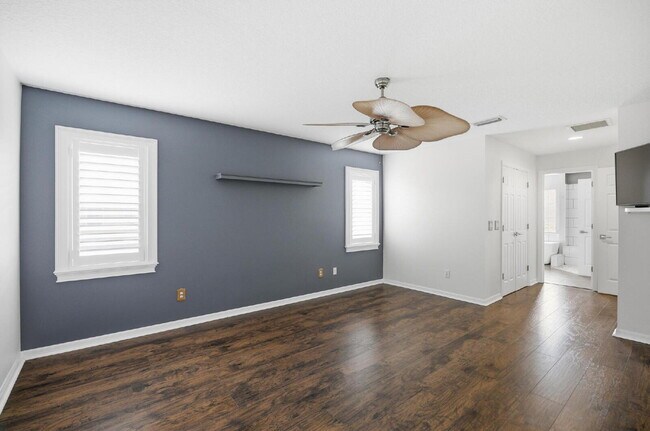 Building Photo - "Charming 3-Bedroom Home with 2 Full Baths and 2032 Sq Ft of Comfort in Palm Coast!"