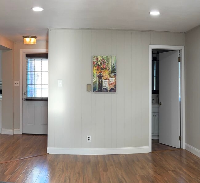 Building Photo - 632 Dutton Cir