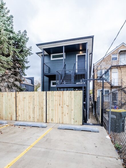 Building Photo - 2712 W 24th Pl