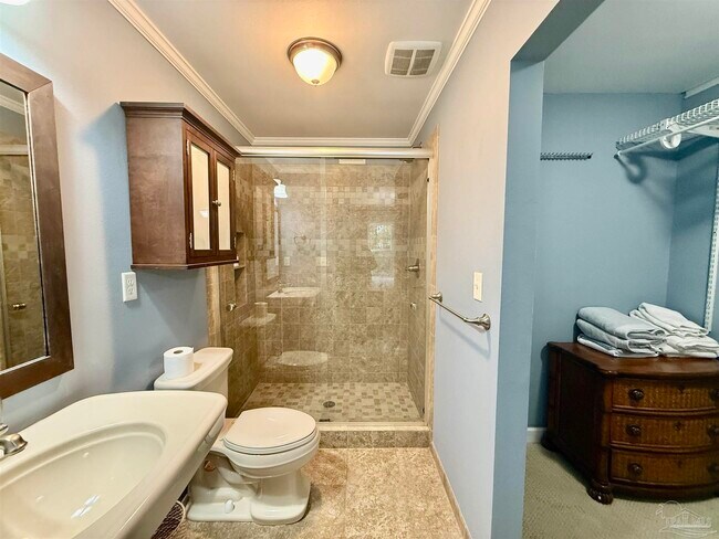 Building Photo - 200 Pensacola Beach Rd